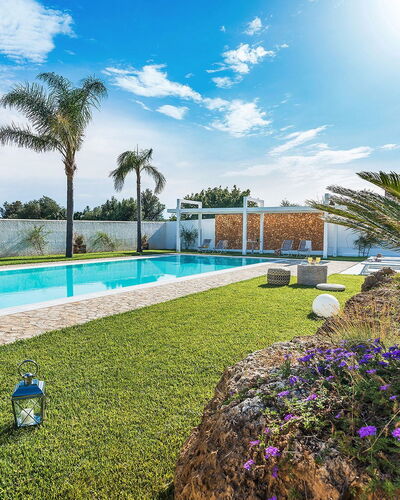 Sun Stone: Blu, Piscina, Ricorrere, Eco Hotel, Landscaping, Tempo Libero, Giardino, Estate