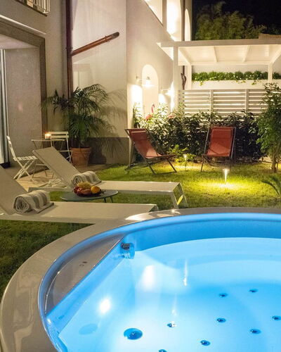 Suite Plumbago: Piscina, Ricorrere, Design, Pianta Della Casa, Hotel, Mobili Da Esterno, Eco Hotel, Paesaggio Di Illuminazione, Cortile