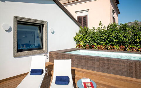 The Ivy Villa: Casa, Interior Design, Piscina, Ricorrere, Balcone, Hotel, Design, Villa, Pianta Della Casa, Eco Hotel