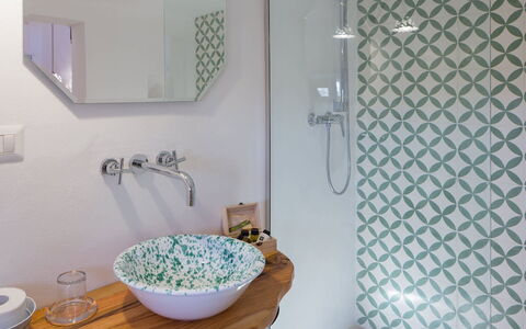 Villa Salentina: Interior Design, Bagno, Idraulico Fixture, Pavimentazione, Pavimento, Casa, Idraulico, Piastrella, Camera, Rubinetto