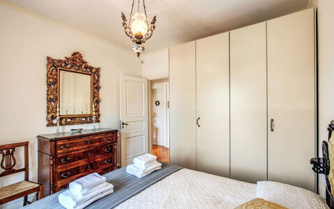 Villa Martina: Mobilia, Interior Design, Parete, Legna, Pavimentazione, Pavimento, Cabinetry, Camera Da Letto, Camera, Letto