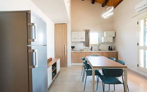 La Rosa dei Venti: Mobilia, Interior Design, Cucina, Elettrodomestico Da Cucina, Pavimentazione, Legna, Controsoffitto, Apparecchio Major, Soffitto, Sedia