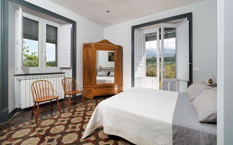 Villa Alcantara: Mobilia, Camera Da Letto, Interior Design, Letto, Pavimentazione, Bedding, Lenzuolo, Pavimento, Soffitto, Camera