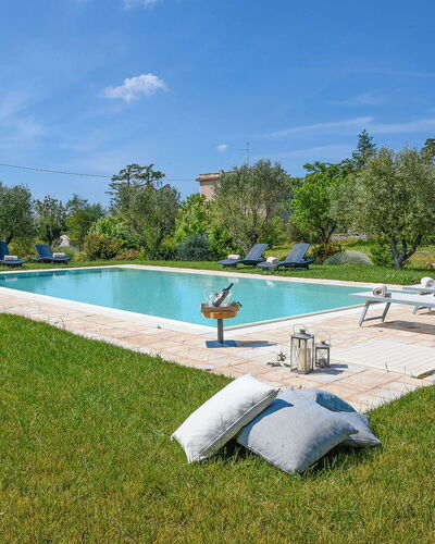 Trulli Martina: Piscina, Ricorrere, Mobili Da Esterno, Estate, Giardino, Hacienda, Backyard, Landscaping, Eco Hotel, Prato