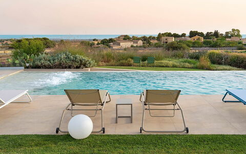 Villa Bel Prato: Mobilia, Mobili Da Esterno, Sedia, Shade, Piscina, Giardino, Lettino, Tavolo Esterno, Prato