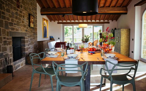 Villa Torre del Chianti: Mobilia, Interior Design, Sedia, Tavolo, Legna, Sala Da Pranzo, Cucina & Sala Da Pranzo Tavolo, Pavimentazione, Illuminazione, Camera