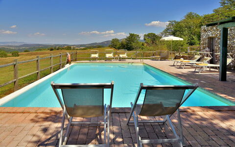 Villa Ghirlanda: Piscina, Mobili Da Esterno, Mobilia, Ricorrere, Eco Hotel, Sedia, Lettino, Shade, Villa, Terme