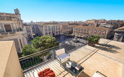 La Terrazza: Appartamento, Zona Residenziale, Uso Misto, Condominio, Balcone, Hotel