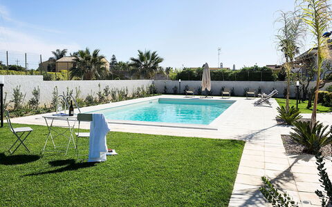 Villa Emma: Piscina, Ricorrere, Materiale Composito, Tempo Libero, Mobili Da Esterno, Eco Hotel, Shade, Giardino, Landscaping, Backyard