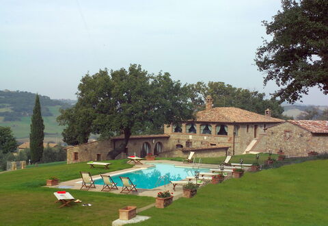 Villa Montichiello: Estate, Piscina, Hacienda, Villa, Dimora, Backyard, Agriturismo, Cortile, Hotel