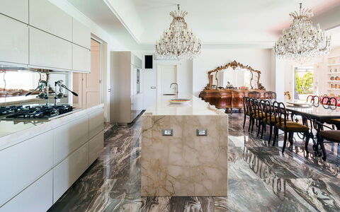 Blue Star Villa: Interior Design, Pavimentazione, Pavimento, Soffitto, Mobilia, Casa, Cucina, Lampada, Piastrella