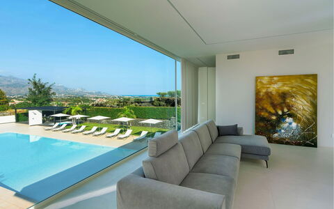 Villa Inga: Interior Design, Pavimentazione, Soffitto, Pavimento, Mobilia, Appartamento, Ricorrere, Piscina, Shade