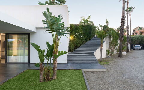 Villa Inga: Foglia, Giardino, Landscaping, Shade, Eco Hotel, Cortile, Design, Cortile, Hacienda