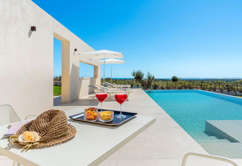 Villa Bruna: Piscina, Ricorrere, Sedia, Mobili Da Esterno, Eco Hotel, Hotel, Villa