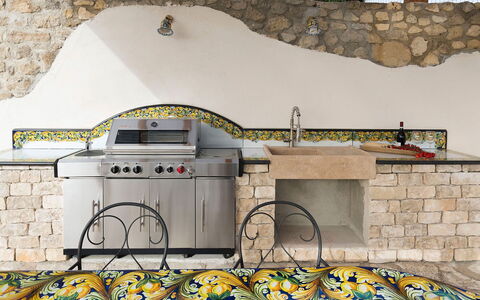Villa Carousel: Flagstone, Piastrella, Calcestruzzo, Design, Cucina, Muro ​​Di Pietra, Pianta Della Casa, Backyard, Struttura Esterna