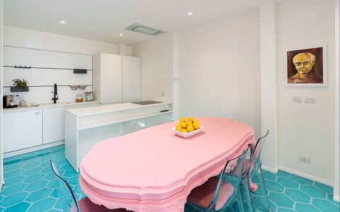 Casa Pink: Interior Design, Pavimentazione, Pavimento, Mobilia, Soffitto, Illuminazione, Casa, Camera, Rosa, Cucina