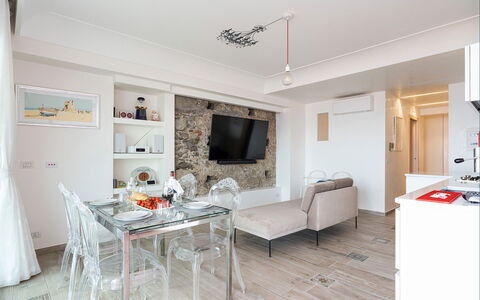 Casa Light Blu: Mobilia, Interior Design, Pavimentazione, Pavimento, Soffitto, Divano, Tavolo, Soggiorno, Camera, Appartamento
