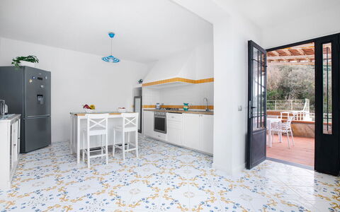 Mermaid Villa: Pavimentazione, Pavimento, Interior Design, Piastrella, Design, Sedia, Marmo, Cucina, Pianta Della Casa