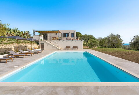 Villa Arcobaleno: Blu, Piscina, Ricorrere, Eco Hotel, Tempo Libero, Estate, Mobili Da Esterno, Resort Citta ', Villa, Tropici
