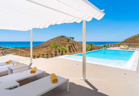 Villa Montallegro: Mobilia, Piscina, Ricorrere, Sedia, Eco Hotel, Shade, Mobili Da Esterno, Struttura Esterna, Villa, Hotel