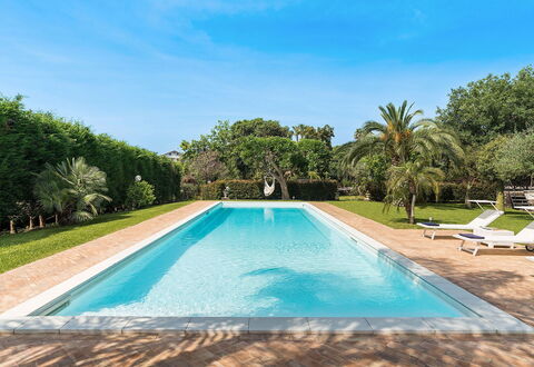 Villa Carosone: Blu, Piscina, Ricorrere, Materiale Composito, Shade, Giardino, Landscaping, Eco Hotel, Giochi D'Acqua, Hacienda