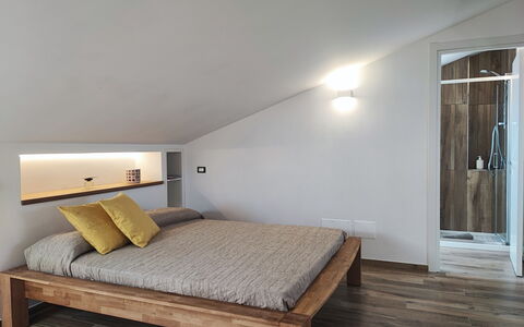 Casa Nadia: Mobilia, Interior Design, Letto, Pavimentazione, Pavimento, Camera Da Letto, Parete, Legna, Pavimento In Legno, Soffitto
