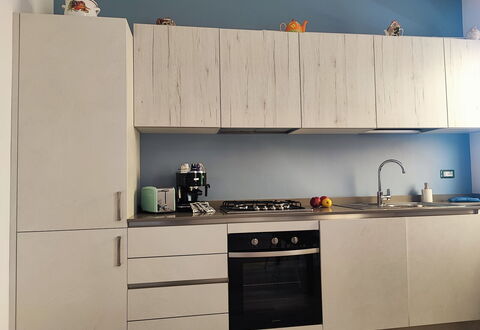 Casa Nadia: Legna, Mobilia, Elettrodomestico Da Cucina, Pavimentazione, Cucina, Cabinetry, Controsoffitto, Apparecchio Major, Interior Design, Elettrodomestico