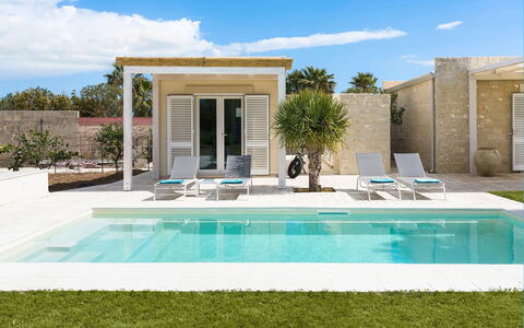 Villa Doddi: Piscina, Ricorrere, Materiale Composito, Mobili Da Esterno, Shade, Eco Hotel, Estate, Villa, Struttura Esterna, Lettino