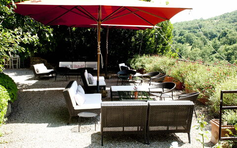 Borgo di San Biagio: Mobilia, Ombrello, Mobili Da Esterno, Sedia, Tavolo, Tavolo Esterno, Shade, Giardino, Primavera