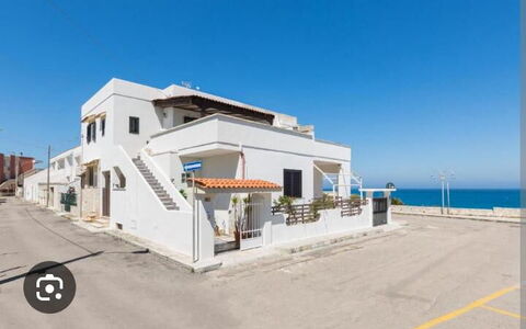 Azzurra: Zona Residenziale, Cittadina, Casa, Appartamento, Balcone, Sobborgo, Shade, Fornitura Elettrica, Villa