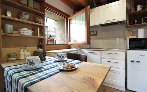 La Casetta dei Palù, Valdobbiadene: Cucina, Mobilia, Elettrodomestico Da Cucina, Controsoffitto, Apparecchio Major, Legna, Cabinetry, Interior Design, Pavimentazione, Elettrodomestico