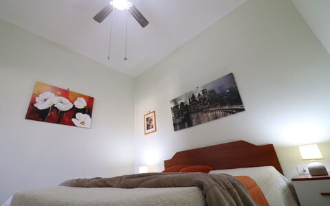 Lucia: Interior Design, Parete, Pavimentazione, Mobilia, Soffitto, Pavimento, Camera, Letto, Cornice, Camera Da Letto