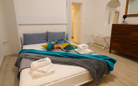 Penelope'S House Centro Storico: Mobilia, Interior Design, Pavimentazione, Pavimento, Legna, Camera Da Letto, Camera, Letto, Tessile, Appartamento