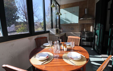 Noemi'S House in Otranto: Mobilia, Sedia, Tavolo, Legna, Interior Design, Cucina & Sala Da Pranzo Tavolo, Pavimentazione, Pavimento, Sala Da Pranzo, Illuminazione