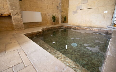 Coclea Heritage Suites: Pavimentazione, Pavimento, Materiale Composito, Piastrella, Piscina, Idraulico Fixture, Flagstone, Hotel, Calcare