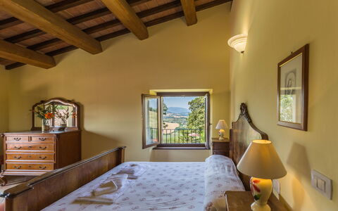 Villa Felice, Private Pool and Hills: Mobilia, Parete, Interior Design, Casa, Camera, Letto, Camera Da Letto, Cornice, Soffitto, Telaio Del Letto