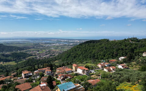 Appartamento Botrici: Giorno, Zona Residenziale, Orizzonte, Paesaggio, Highland, Collina, Area Rurale, Tetto, Sobborgo, Hill Station
