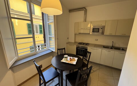 Casa Elena 13: Pavimentazione, Pavimento, Interior Design, Camera, Soffitto, Appartamento, Cucina & Sala Da Pranzo Tavolo, Sedia, Color Legno, Pavimento In Legno