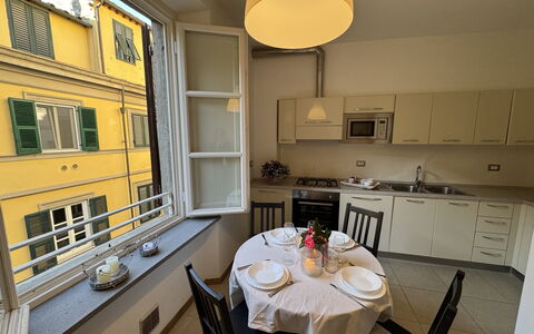 Casa Elena 13: Mobilia, Appartamento, Cucina & Sala Da Pranzo Tavolo, Sedia, Sala Da Pranzo, Pianta Della Casa