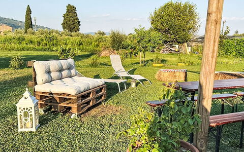 Casa al Gelso: Mobilia, Mobili Da Esterno, Giardino, Lotto, Tavolo Esterno, Groundcover, Prato, Panchina, Backyard