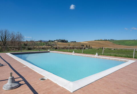 Il Giuncheto Apartments, Pool, Umbrian Countryside: Piscina, Materiale Composito, Shade, Ricorrere, Terme, Giochi D'Acqua, Piastrella, Mobili Da Esterno, Hacienda, Villa