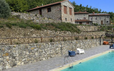 Borgo Antico, Pool, Barberino del Mugello: Piscina, Mobili Da Esterno, Ricorrere, Flagstone, Terme, Resort Citta ', Eco Hotel, Hacienda, Cobblestone, Villa