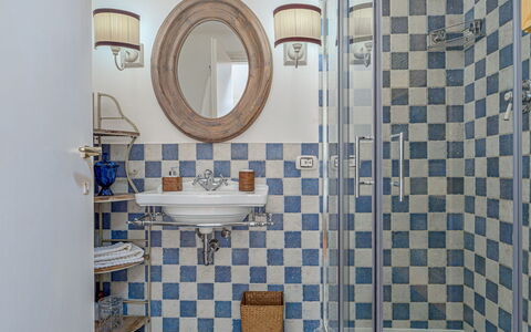 Residenza Rudalza: Interior Design, Pavimentazione, Pavimento, Piastrella, Idraulico Fixture, Idraulico, Design, Porcellana, Bagno, Rubinetto