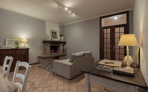 Villa Essiccatoio: Mobilia, Interior Design, Pavimentazione, Parete, Pavimento, Soffitto, Legna, Camera, Soggiorno, Illuminazione