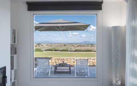 Villa Carovi: Mobilia, Sedia, Shade, Mobili Da Esterno, Costa, Tavolo Esterno, Cucina & Sala Da Pranzo Tavolo, Pianta Della Casa, Balcone, Eco Hotel