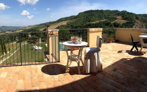 Villa Checco: Mobilia, Sedia, Mobili Da Esterno, Tavolo Esterno, Balcone, Cucina & Sala Da Pranzo Tavolo, Color Legno, Tavolino Da Caffè, Eco Hotel, Terrazza