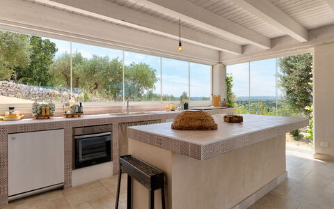 Trullo Miravista Valle D'Itria: Pavimentazione, Mobilia, Interior Design, Cucina, Pavimento, Controsoffitto, Soffitto, Sedia, Cucina & Sala Da Pranzo Tavolo, Materiali Naturali