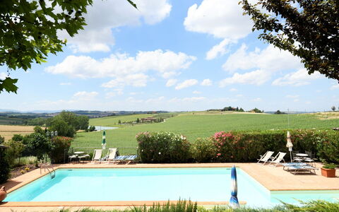 Terre di Giano Private Pool and View, Umbria: Piscina, Mobili Da Esterno, Eco Hotel, Estate, Giardino, Landscaping, Villa, Hacienda, Shade, Cortile