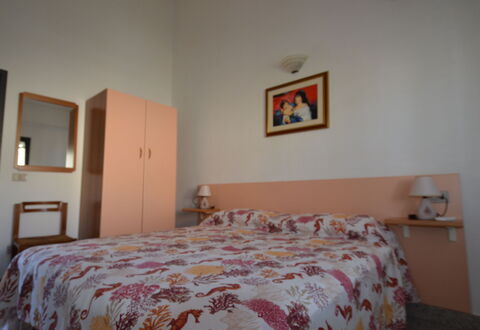 Appartamento Nina, Ac, Wifi: Camera Da Letto, Letto, Lenzuolo, Bedding, Interior Design, Mobilia, Biancheria, Telaio Del Letto, Camera, Pavimento