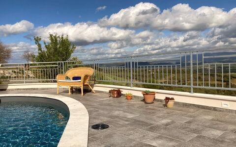 Villa Ombrone: Mobili Da Esterno, Piscina, Materiale Composito, Flagstone, Shade, Sedia, Calcestruzzo, Piastrella, Ricorrere, Giochi D'Acqua